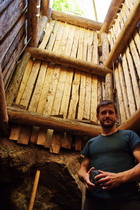 Moravský kras, září 2011 - výkop v závrtu